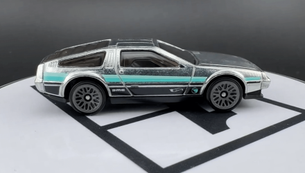 Машинка Базова Hot Wheels DMC Delorean Zamac Treasure Hunts Rolling Metal 1:64 HTF28 Silver - Retromagaz, image 4