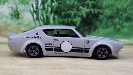 Машинка Базовая Hot Wheels Nissan Skyline 2000GT-R LBWK Liberty Walk Then and Now 1:64 HTC65 Grey - Retromagaz, image 3