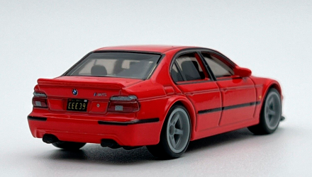 Машинка Premium Hot Wheels '01 BMW M5 Canyon Warriors 1:64 FPY86/HKC52 Red - Retromagaz, image 3