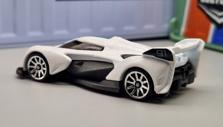 Машинка Базовая Hot Wheels McLaren Solus GT Exotics 1:64 HKG70 White - Retromagaz, image 3