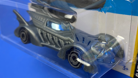 Машинка Базова Hot Wheels Batman Forever Batmobile Batman 1:64 HKJ73 Grey - Retromagaz, image 3