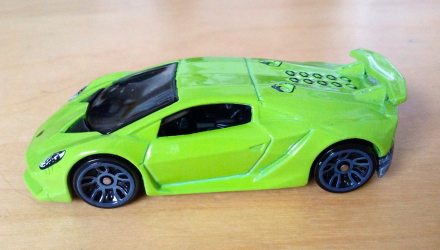 Машинка Базовая Hot Wheels Lamborghini Sesto Elemento Workshop 1:64 CFH88 Green - Retromagaz, image 4