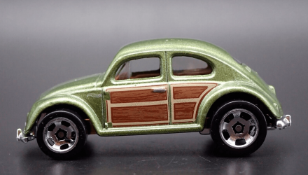 Машинка Базовая Hot Wheels Volkswagen Beetle Compact Kings 1:64 HCW88 Green - Retromagaz, image 3