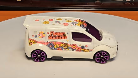 Машинка Базова Hot Wheels Ford Transit Connect Treasure Hunts Vans 1:64 HTF26 White - Retromagaz, image 2