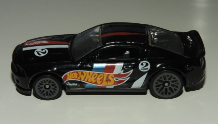 Машинка Базовая Hot Wheels '10 Ford Shelby GT500 Super Snake Race Team 1:64 FYF69 Black - Retromagaz, image 4