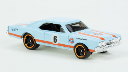 Машинка Базовая Hot Wheels '67 Oldsmobile 442 Gulf Muscle Mania 1:64 GTB41 Light Blue - Retromagaz, image 2