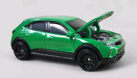 Тематическая Машинка Matchbox Opel 2022 Opel Mokka Moving Parts 1:64 FWD28/HVM73 Green - Retromagaz, image 4