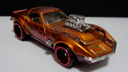 Машинка Базовая Hot Wheels '68 Corvette - Gas Monkey Garage Super Treasure Hunt STH Dream Garage 1:64 HKL10 Gold - Retromagaz, image 2