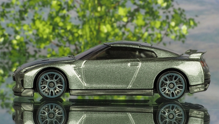 Машинка Базовая Hot Wheels '17 Nissan GT-R (R35) Nightburnerz 1:64 DVC50 Grey - Retromagaz, image 4