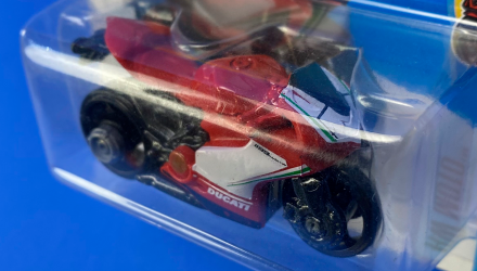 Машинка Базова Hot Wheels Ducati 1199 Panigale Moto 1:64 DTY24 Red - Retromagaz, image 4