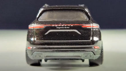 Тематическая Машинка Matchbox Porsche Cayenne Turbo Germany 1:64 GWL49/HPC66 Black - Retromagaz, image 5