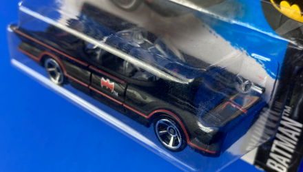 Машинка Базовая Hot Wheels TV Series Batmobile Batman 1:64 DHT15 Black - Retromagaz, image 4