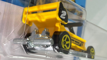 Машинка Базова Hot Wheels Draggin' Wagon Treasure Hunts Ride-Ons 1:64 HTF21 Yellow - Retromagaz, image 3