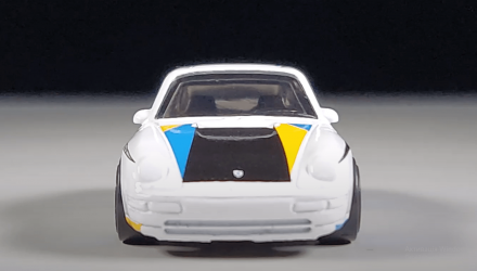 Машинка Базовая Hot Wheels '96 Porsche Carrera Magnus Walker The `90S 1:64 HTF01 White - Retromagaz, image 4