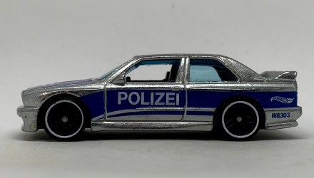 Машинка Базовая Hot Wheels '92 BMW M3 Zamac Rescue 1:64 GHG45 Silver - Retromagaz, image 4