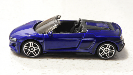 Машинка Базова Hot Wheels 2019 Audi R8 Spyder Exotics 1:64 GRY87 Blue - Retromagaz, image 4