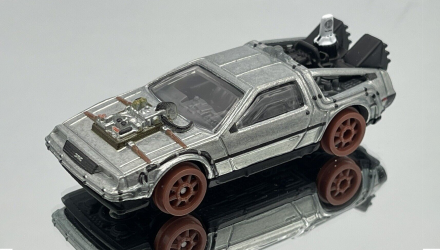 Машинка Premium Hot Wheels Back to the Future Time Machine - 1955 DMC Delorean Pop Culture 1:64 HXD99 Silver - Retromagaz, image 2