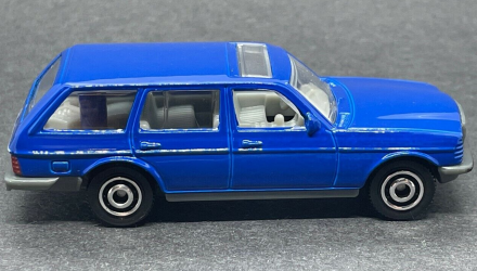 Тематическая Машинка Matchbox Mercedes-Benz W123 Germany 1:64 GWL49/HPC60 Blue - Retromagaz, image 4