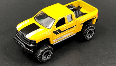 Машинка Базова Hot Wheels Chevy Silverado Off Road Hot Trucks 1:64 GTC06 Yellow - Retromagaz, image 5