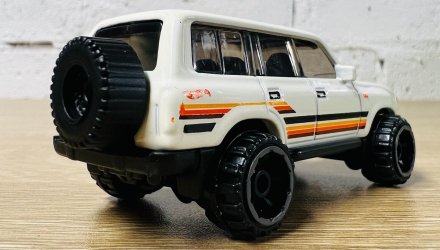 Машинка Базова Hot Wheels Toyota Land Cruiser 80 Then and Now 1:64 HKJ41 Tan - Retromagaz, image 3