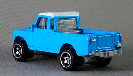 Машинка Базовая Hot Wheels Land Rover Series III Pickup Hot Trucks 1:64 FYF07 Blue - Retromagaz, image 4