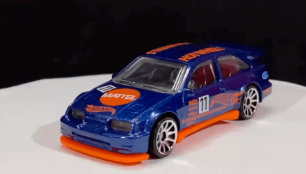 Машинка Базовая Hot Wheels '87 Ford Sierra Cosworth Retro Racers 1:64 HCW87 Dark Blue - Retromagaz, image 2