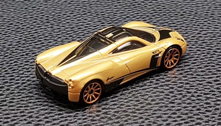 Машинка Базовая Hot Wheels Pagani Huayra Exotics 1:64 GRY90 Gold - Retromagaz, image 3