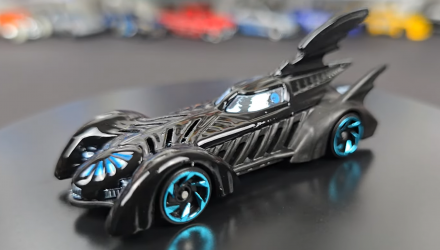 Машинка Базовая Hot Wheels Batman Forever Batmobile Treasure Hunts Batman 1:64 HTF19 Black - Retromagaz, image 1