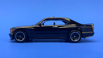 Машинка Базова Hot Wheels '89 Mercedes-Benz 560 SEC AMG Turbo 1:64 HKG45 Black - Retromagaz, image 4