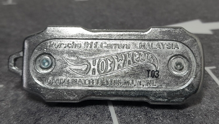 Машинка Базова Hot Wheels Porsche 911 Carrera Keychain Experimotors 1:64 HRY64 Silver - Retromagaz, image 5