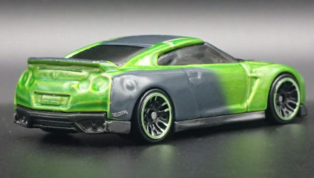 Машинка Базовая Hot Wheels '17 Nissan GT-R (R35) - Guaczilla Tfox Speed Blur 1:64 FYD40 Green - Retromagaz, image 6