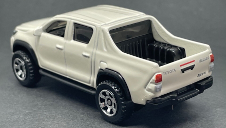 Машинка Большой Город Matchbox 2018 Toyota Hilux Off-Road 1:64 HLD25 White - Retromagaz, image 3