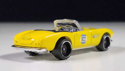 Машинка Базовая Hot Wheels BMW 507 Roadsters 1:64 HTC15 Yellow - Retromagaz, image 2