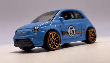 Машинка Базова Hot Wheels Fiat 500e Compact Kings 1:64 HTD03 Blue - Retromagaz, image 1