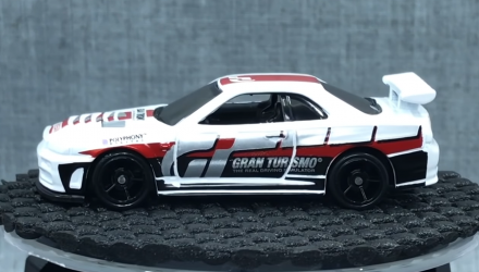 Тематична Машинка Hot Wheels Nissan Skyline GT-R (R34) Gran Turismo 1:64 FKF27 White - Retromagaz, image 4