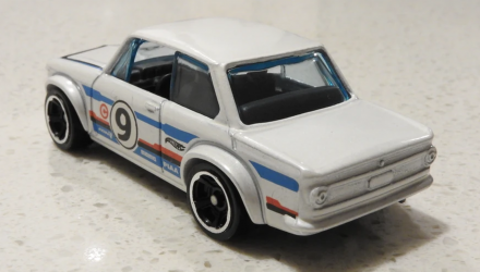 Машинка Базова Hot Wheels BMW 2002 BMW 1:64 V5601 White - Retromagaz, image 3