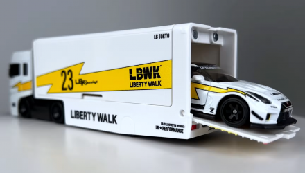 Машинка Premium Hot Wheels 2шт LB-Silhouette GT Nissan 35GT-RR та Транспортер Flipsider Hauler Team Transport 1:64 FLF56/HKF37 White - Retromagaz, image 5