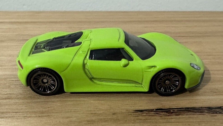 Машинка Велике Місто Matchbox Porsche 918 Spyder Showroom 1:64 HVN89 Lime - Retromagaz, image 2