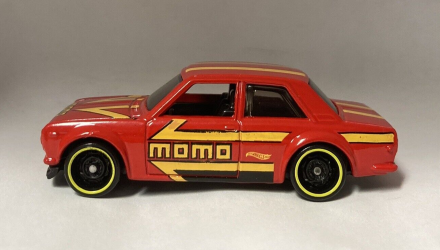 Машинка Базова Hot Wheels '71 Datsun 510 MOMO Nightburnerz 1:64 FYD14 Red - Retromagaz, image 4