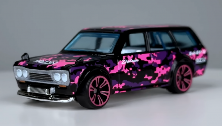 Тематична Машинка Hot Wheels Datsun 510 Wagon Neon Speeders 1:64 HLH72/HRW68 Black - Retromagaz, image 2