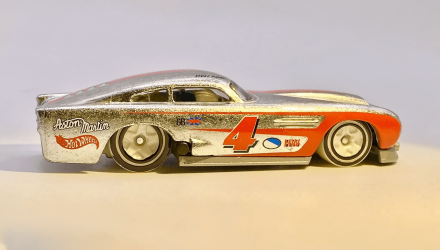 Машинка Базова Hot Wheels Aston Martin DB4GT High-Speed Edition Zamac Muscle Mania 1:64 HRY86 Silver - Retromagaz, image 3