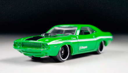 Машинка Базовая Hot Wheels '70 Dodge Hemi Challenger Muscle Mania 1:64 HKJ55 Green - Retromagaz, image 2