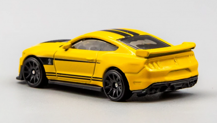 Машинка Базовая Hot Wheels 2020 Ford Mustang Shelby GT500 Torque 1:64 GRY02 Yellow - Retromagaz, image 3