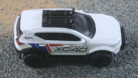 Машинка Базовая Hot Wheels Volvo XC40 Recharge Green Speed 1:64 HTC81 White - Retromagaz, image 3