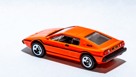 Машинка Базовая Hot Wheels Lotus Esprit S1 Exotics 1:64 FJY03 Orange - Retromagaz, image 3