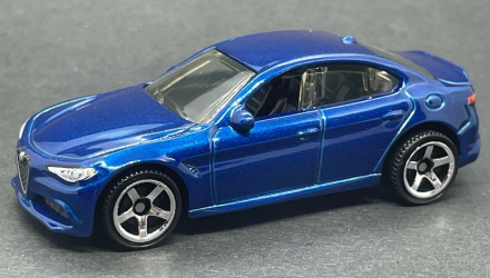 Машинка Большой Город Matchbox 2016 Alfa Romeo Giulia Metro 1:64 HFR89 Blue - Retromagaz, image 2