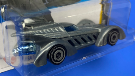 Машинка Базова Hot Wheels Batman Forever Batmobile Batman 1:64 HKJ73 Grey - Retromagaz, image 4