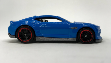 Машинка Базовая Hot Wheels '18 Camaro SS Muscle Mania 1:64 FKB10 Blue - Retromagaz, image 4