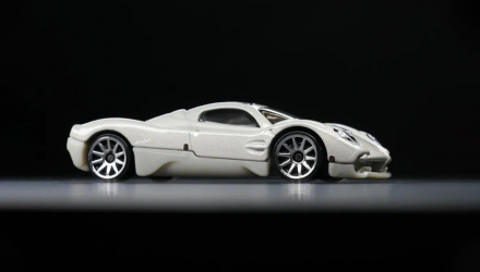 Машинка Базова Hot Wheels Pagani Utopia Exotics 1:64 HRY83 Grey - Retromagaz, image 4