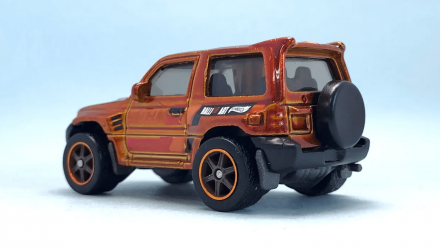 Машинка Базовая Hot Wheels Mitsubishi Pajero Evolution Super Treasure Hunt STH J-Imports 1:64 HTF38 Orange - Retromagaz, image 2